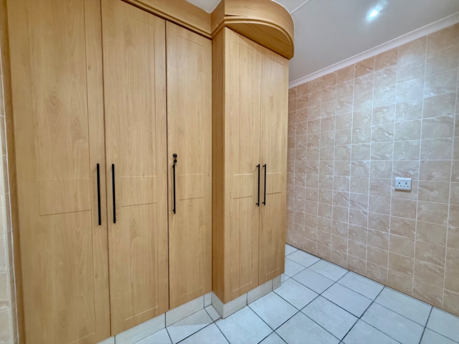 5 Bedroom Property for Sale in Bluewater Bay Eastern Cape